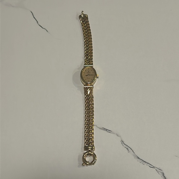 🌿14k Rare Yellow Gold Milor Italy Vicence Quartz Oval Case Watch - Picture 2 of 7